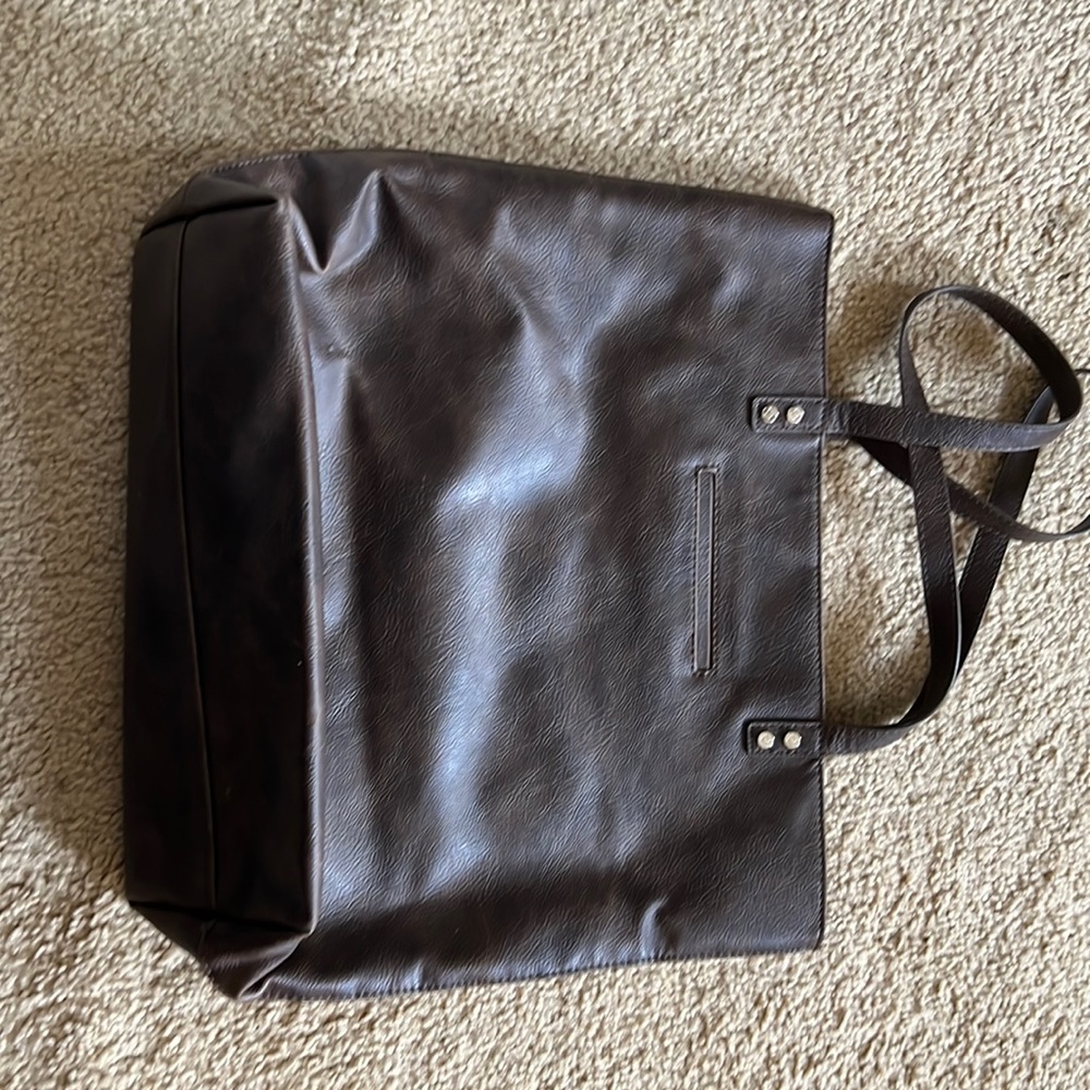 ThirtyOne Around Town Tote Chestnut Distressed Pebble excellent condition
